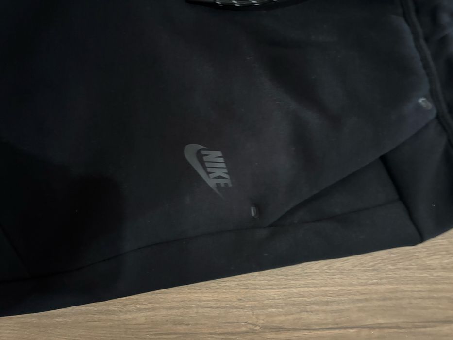Pantaloni Nike Tech