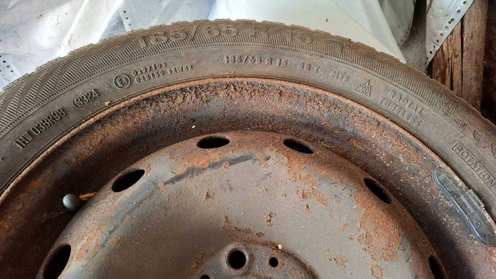 5 бр. джанти с 2 зимни и 3 летни гуми