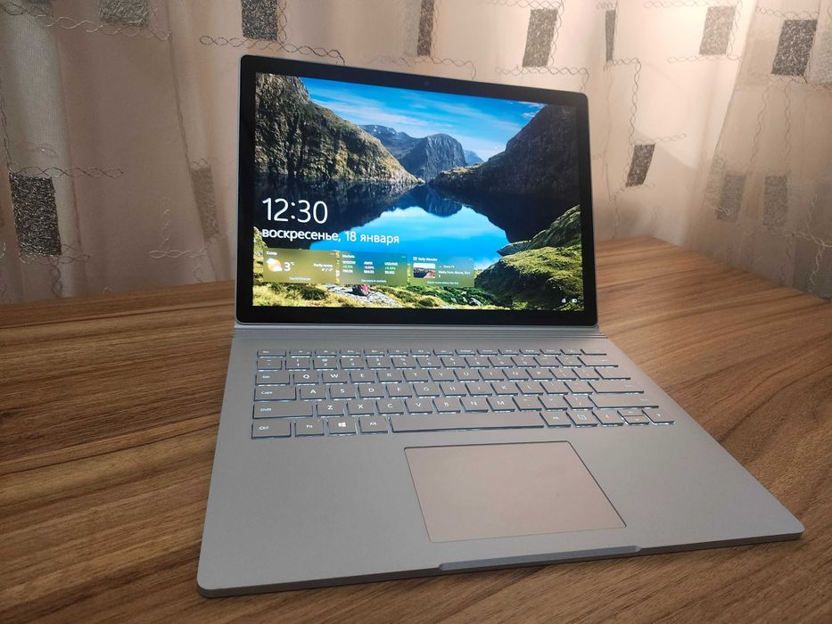 Microsoft Surface Book 2