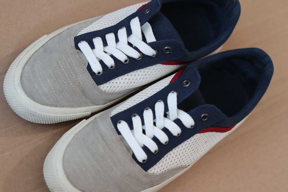 Pantofi sport Zara Man Original masura 41, stare exceptionala