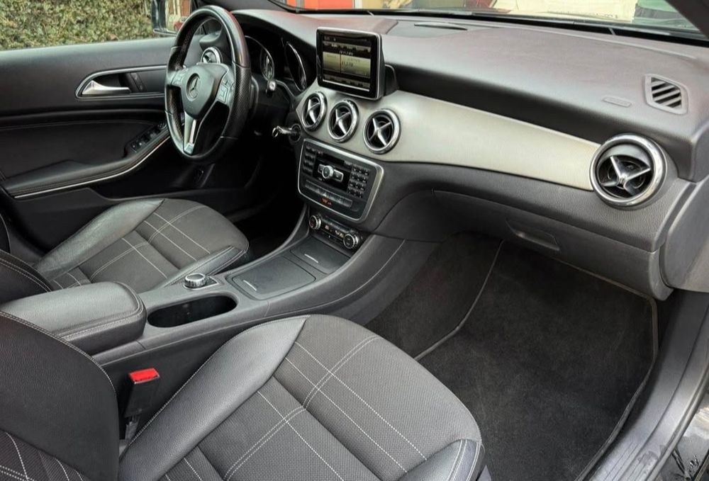 MERCEDES-BENZ GLA 0 — imagine 2