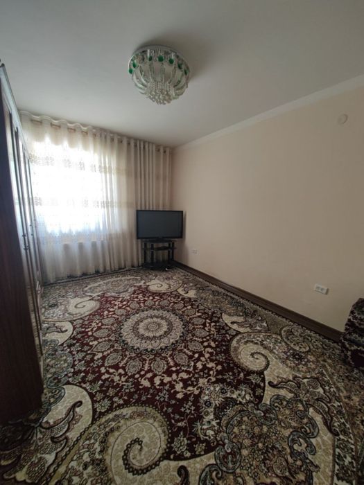 Урганч шахри Олимпия махалласиди 1-каватда 1-хонали квартира Ижарага