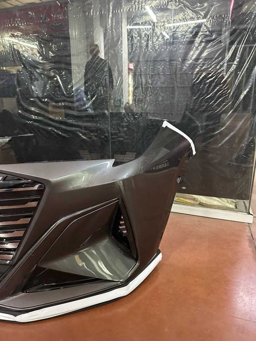 передний бампер оригинал