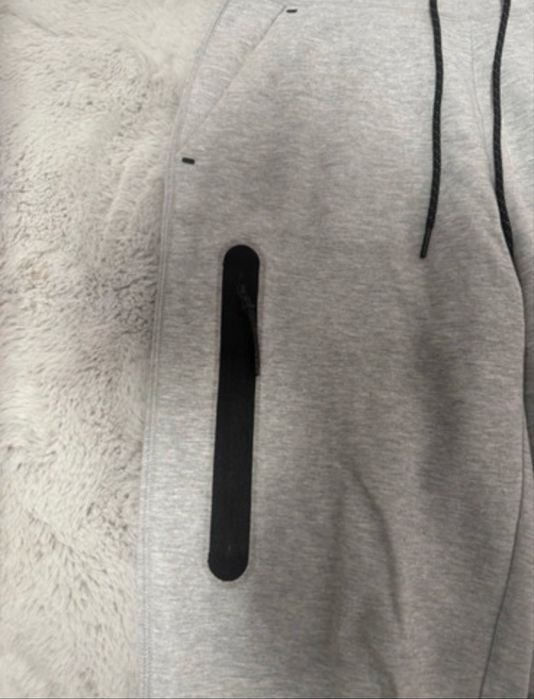 pantaloni gri nike tech