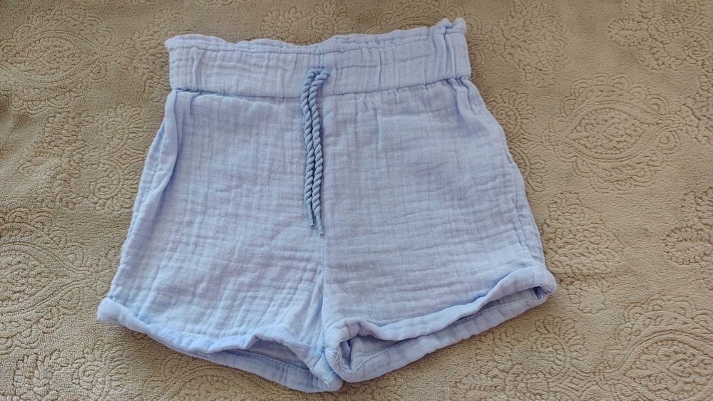 Къси панталони за момиче в небесно син цвят
