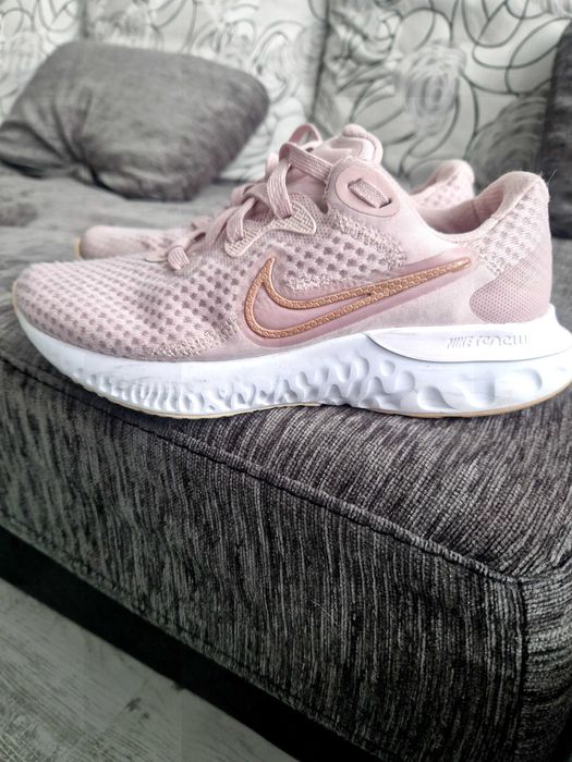 Nike маратонки пепел от рози