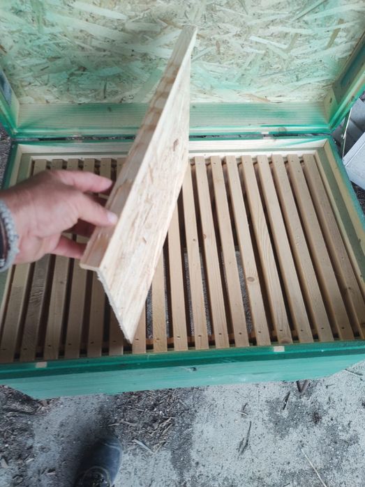 De vînzare stupi dubli noi pe 18 rame  100 buc.