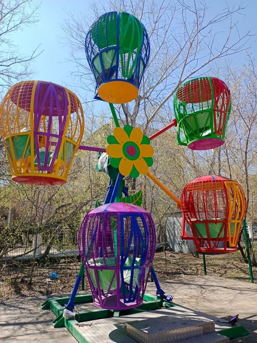 Продам карусель Ромашка