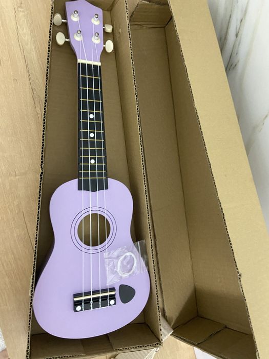 Фиолетовое укулеле