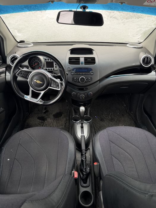 Спарк Avtomat Spark 2016 yil 1.25 mator Oq rang