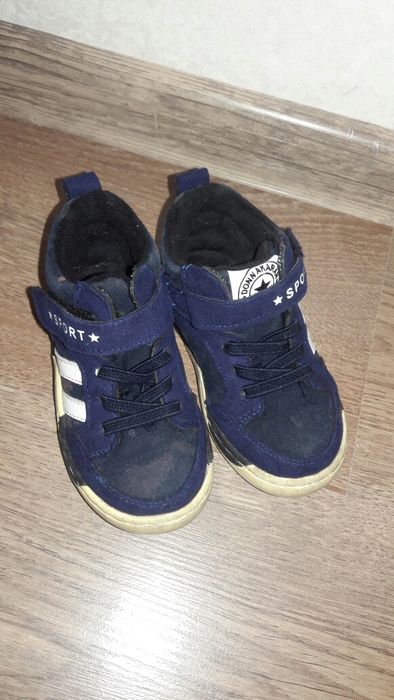 Продам детскую обувь