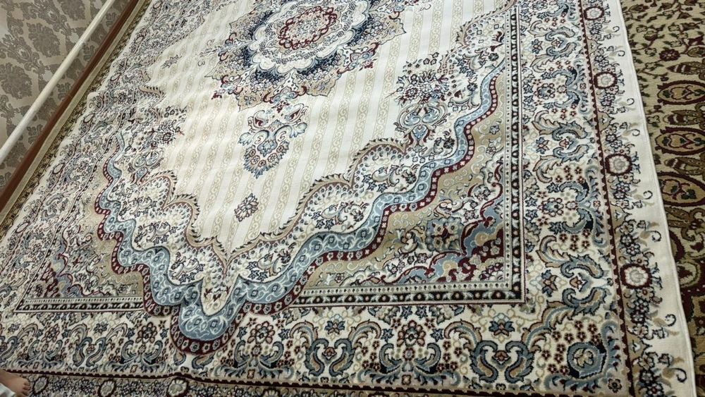 Продам ковры новый  3-4 м . 2-3 м