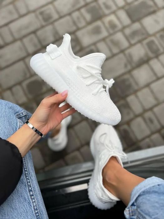 Кроссовки yeezy женские новые 38 размер