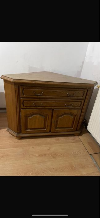 De vanzare tot ce se vede in poze