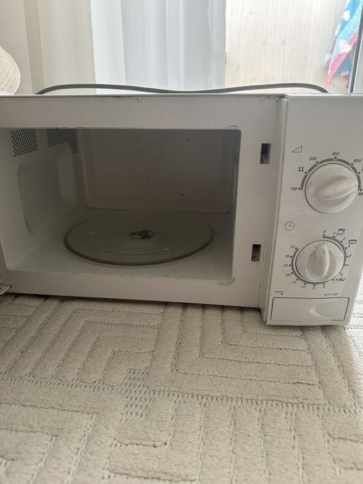 Микроволновка б/у Samsung.