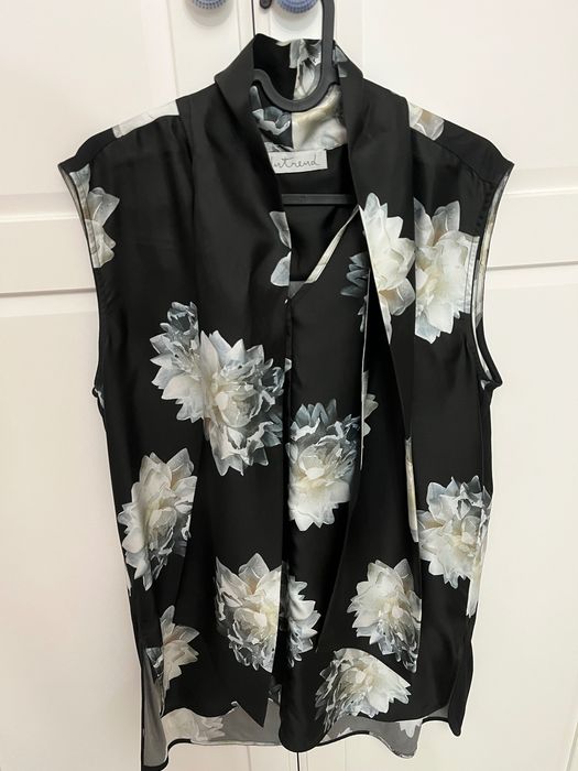 Vand bluza dama Intrend part of Max Mara noua