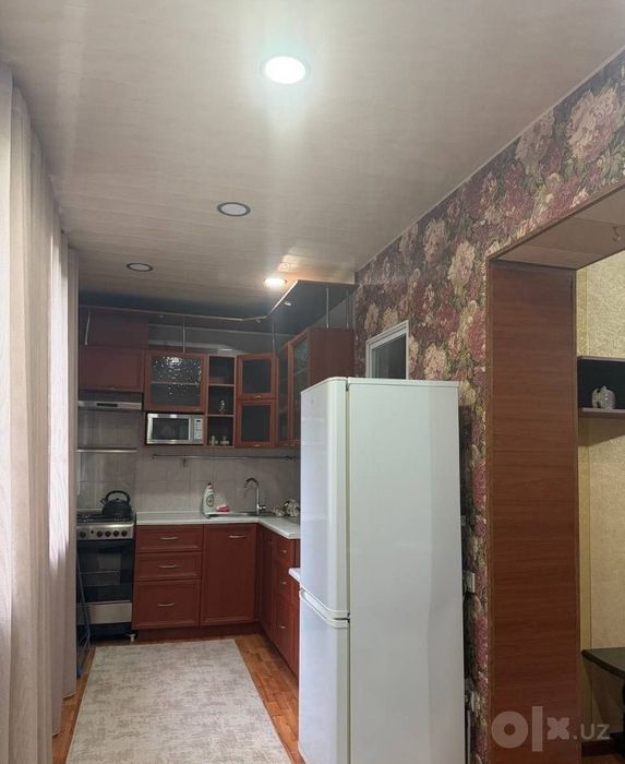 Продаётся 1в2х комнатная на Ц-4