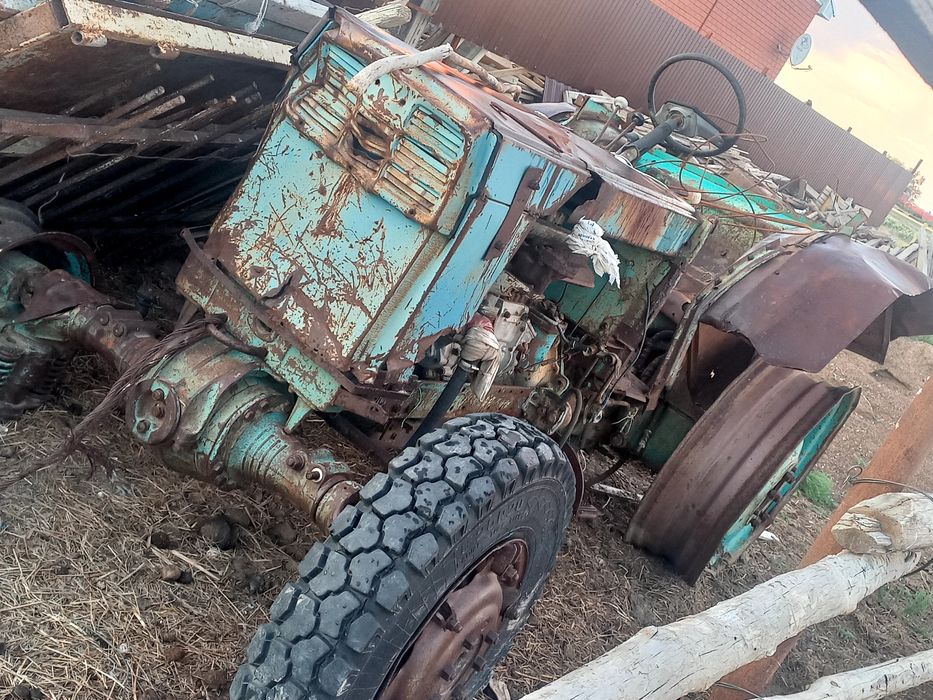 Т-40 трактор.  Жүріп тұр