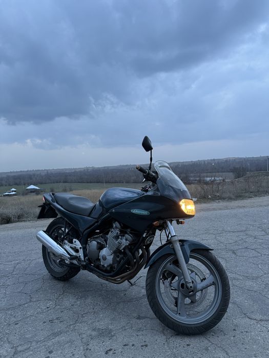 Yamaha XJ600S Diversion