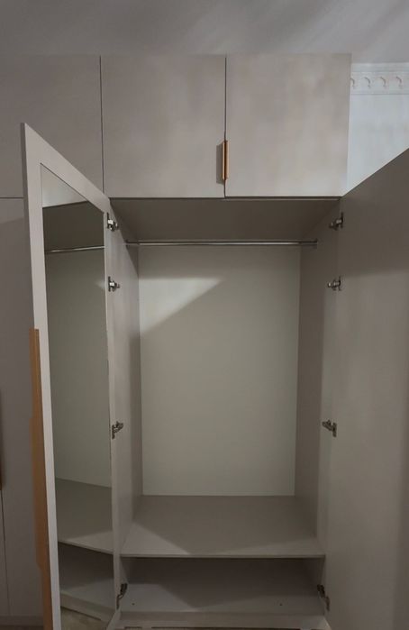 Шкаф распашной с 4 дверьми