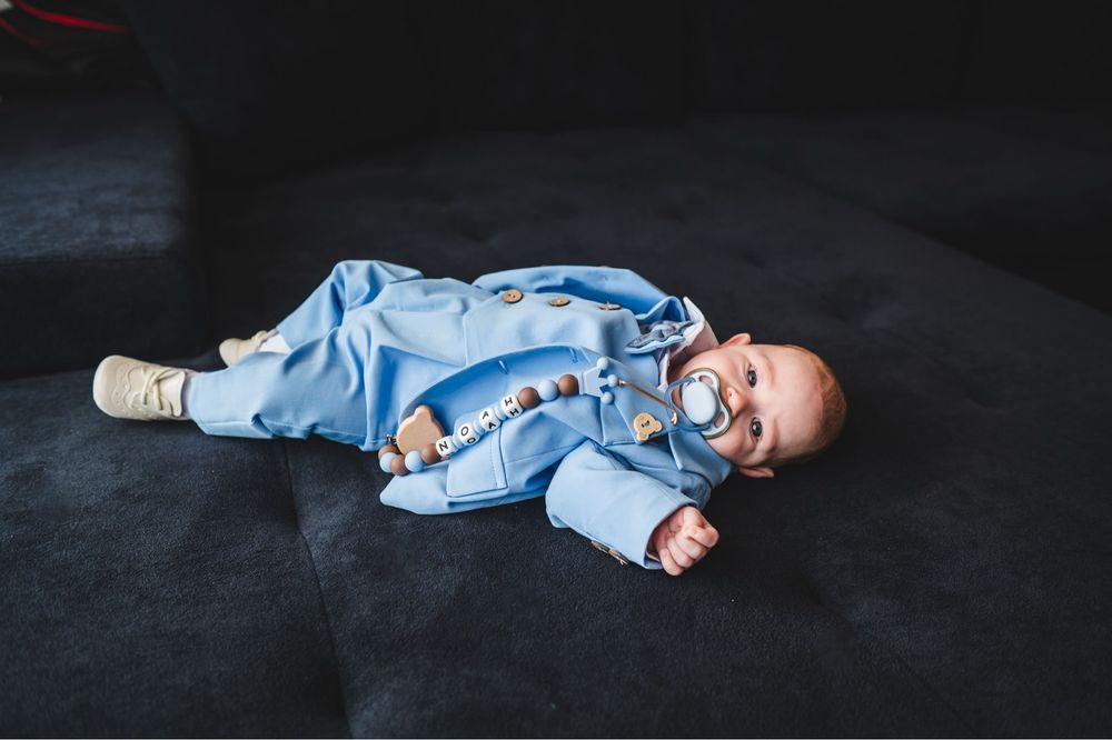 Costume  pentru botez