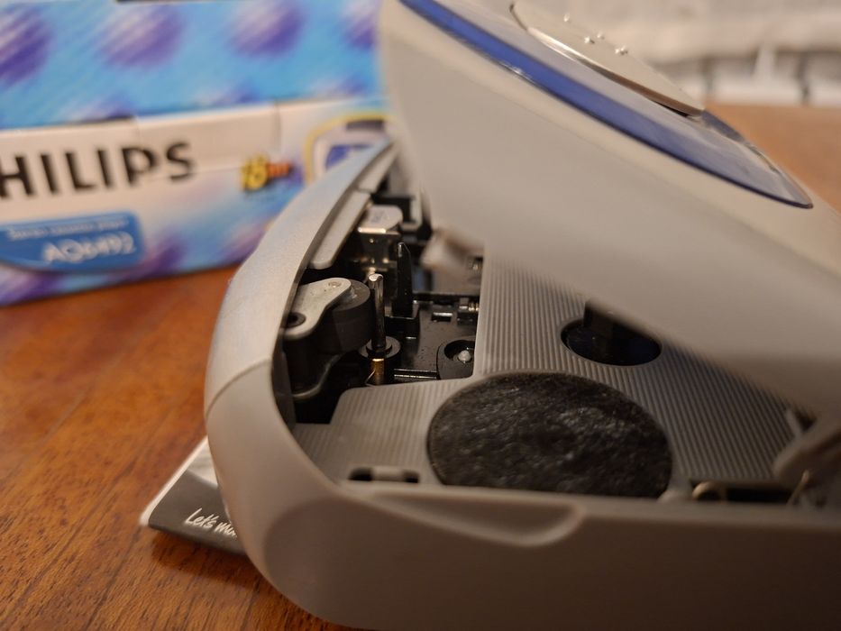 Плеер кассетный Philips AQ6492