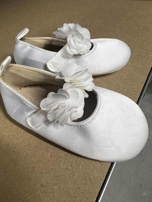 Официални детски бели пантофки и сандали NEXT