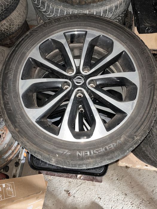 Оригинални алуминиеви джанти Nissan 18” с летни гуми Vredestein