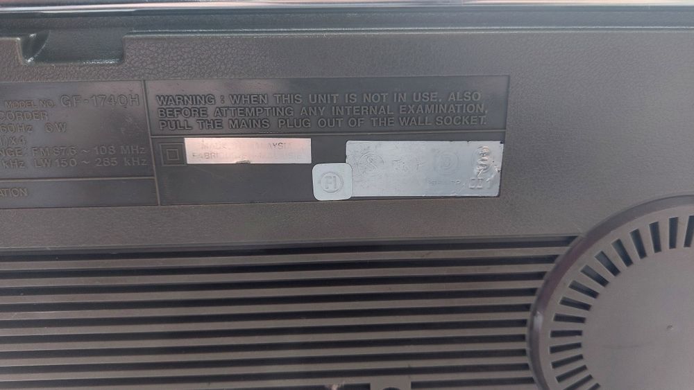 radiocasetofon sharp GF-1740