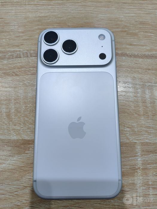 iPhone 17 Pro Max 256 sim esim