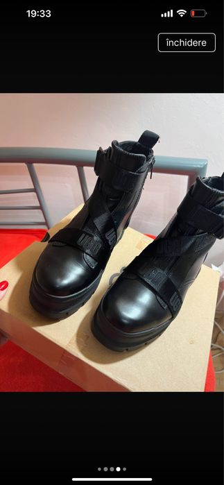 Vand botine UGG din piele naturala