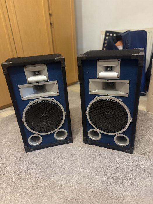 Vand doua boxe 300w ambele 600w