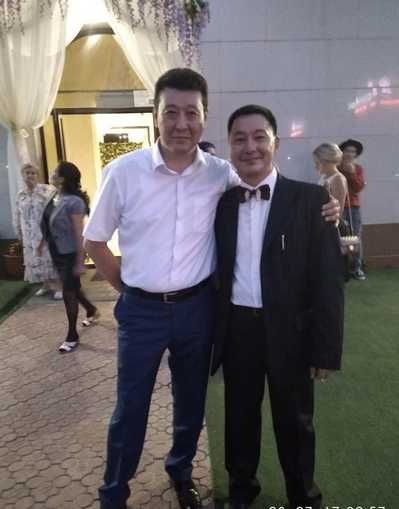 На двух языках тамада с живым вокалом