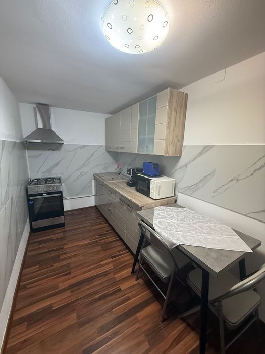 Inchiriez corp casa la curte, zona Delfinariu, Constanta