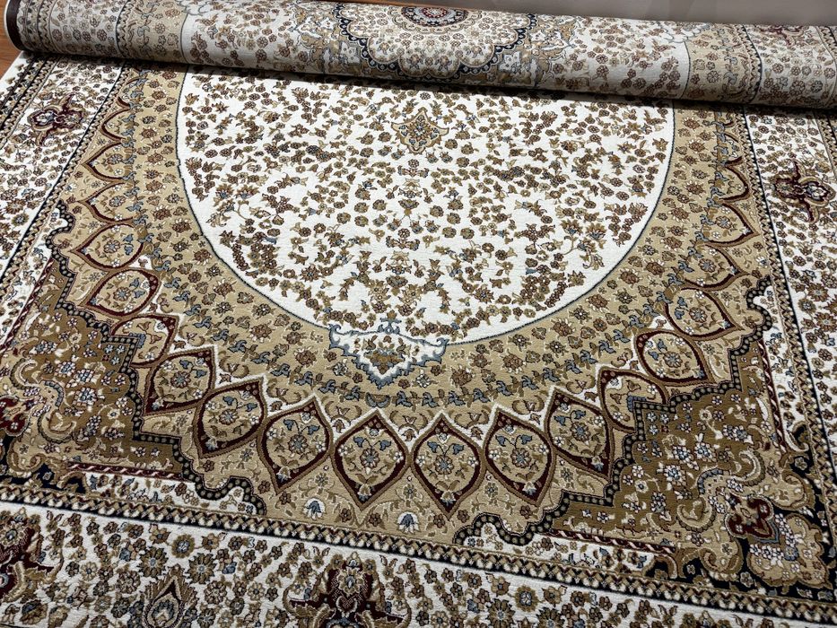 Ковер в хорошем состоянии 3*5