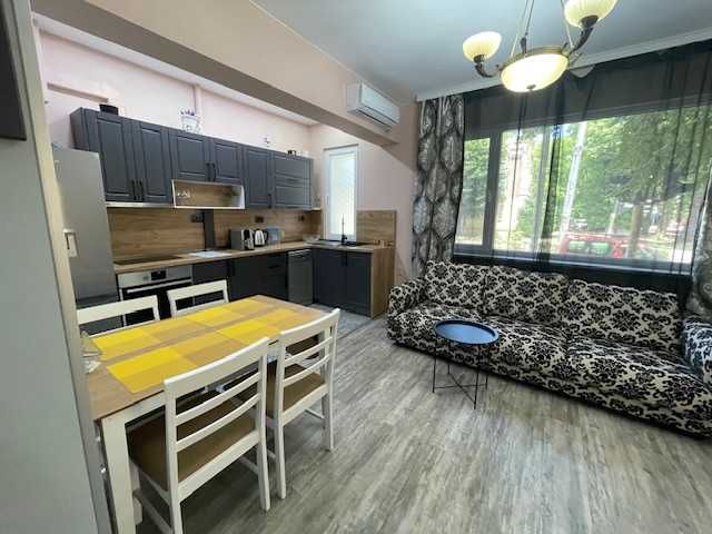 Дава се под наем Тристаен апартамент в Варна, Червен площад - 86 кв.м за 850 € - Снимка #3