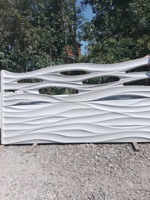 Gard  beton  plăci  și stâlpi