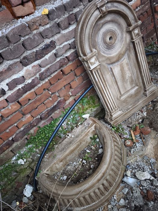 Градинска чешма Римски стил