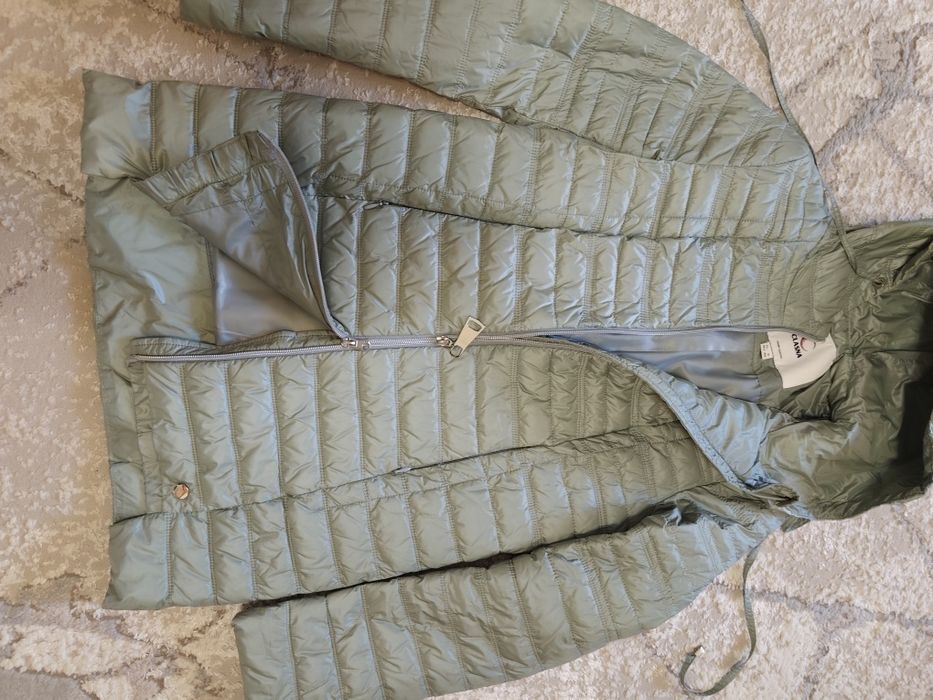 Продам куртку. Размер S (40-42)