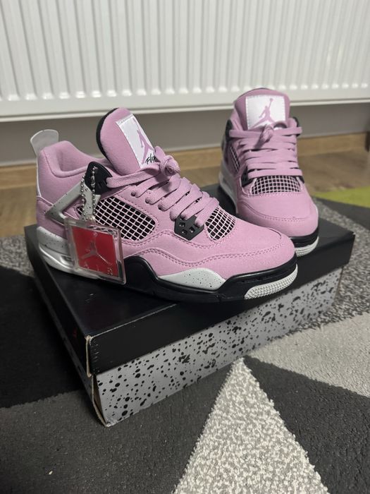 Jordan 4 roz marimea 38