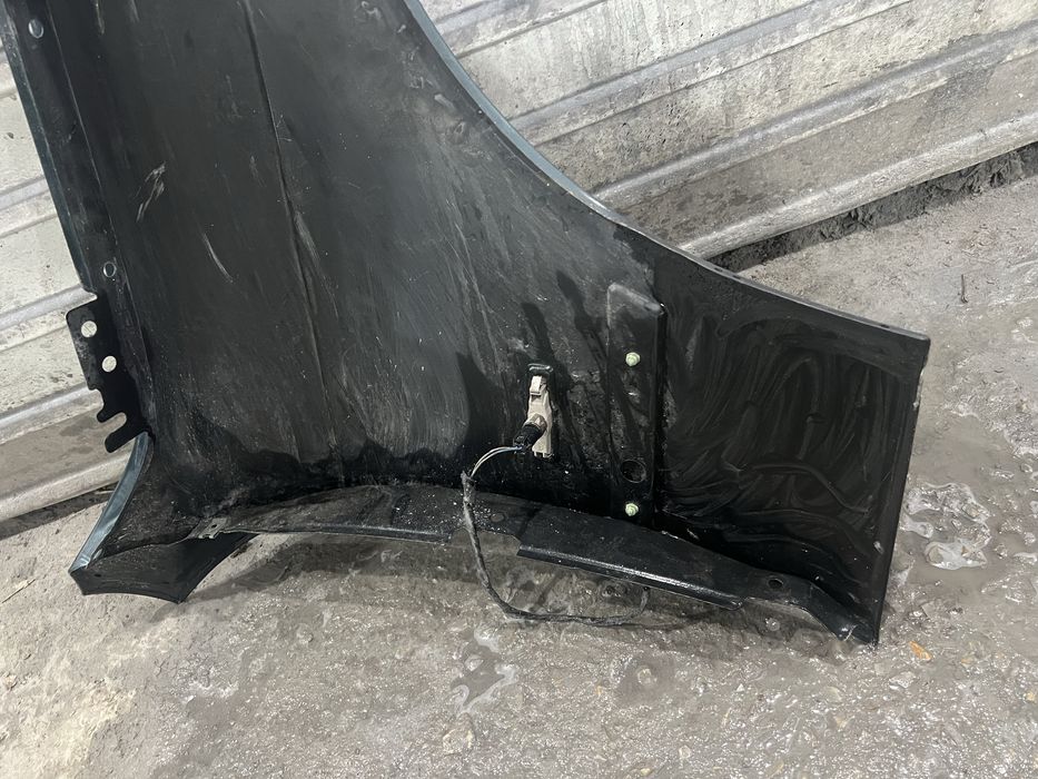 Bmw 5 Е39 Продам левое переднее крыло