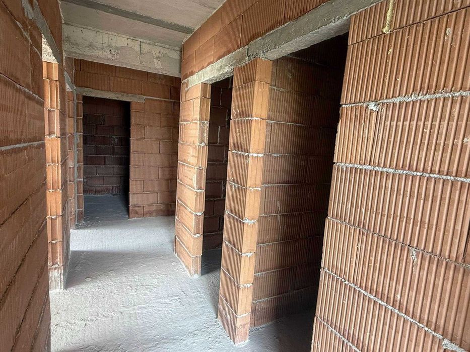 Продава се Тристаен апартамент в Търговище, Център - 105 кв.м за 996 €/кв.м - Снимка #2