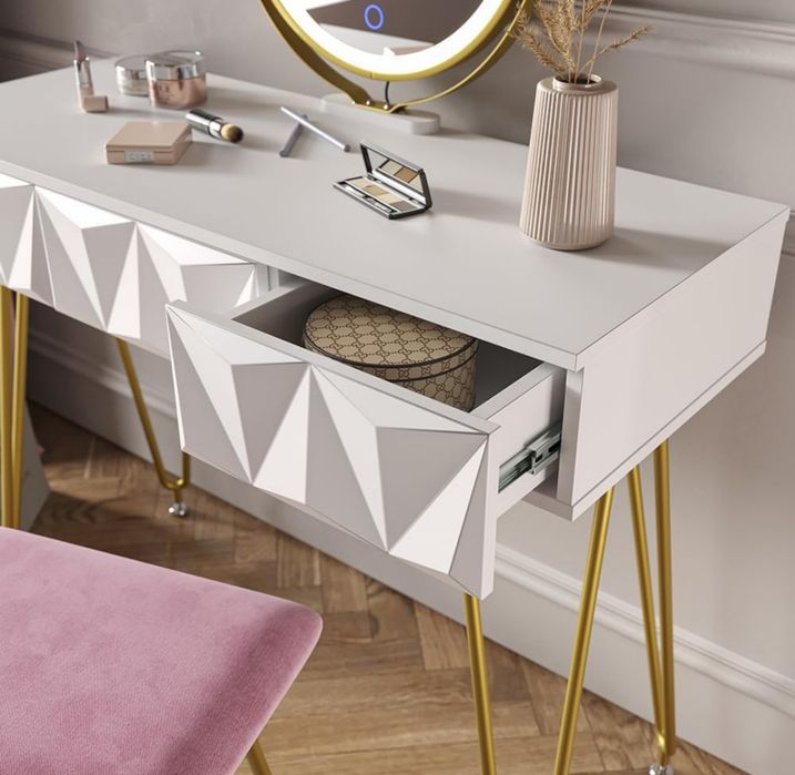 Дамска тоалетка МДФ с LED огледало 4291