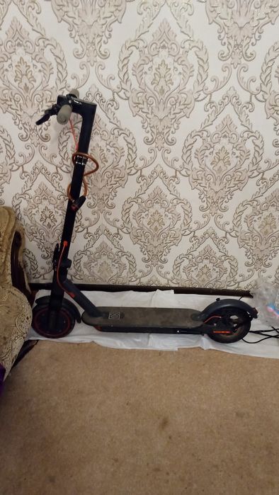 Продам электро самокат с усиленной батарейкой,не в плохом тех состояни