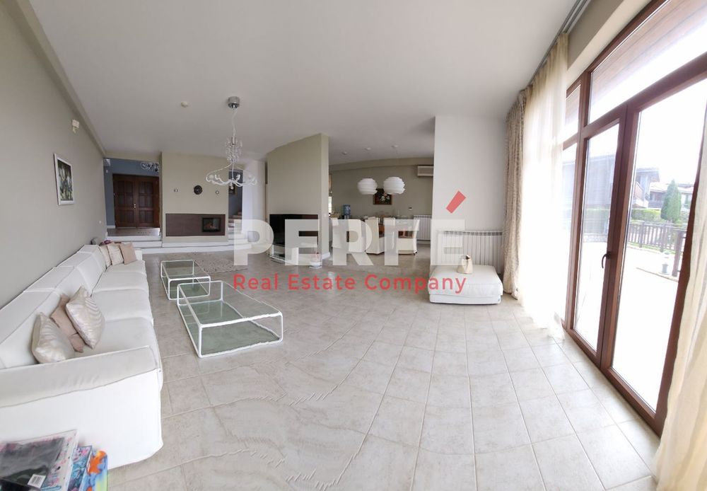 Продава се Къща в Созопол - 489 кв.м за 2045 €/кв.м - Снимка #1