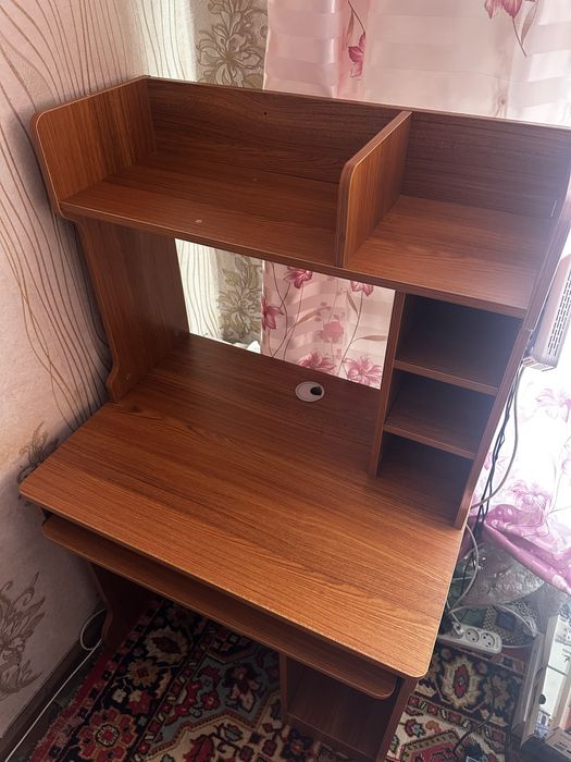 Продам компьютерный стол