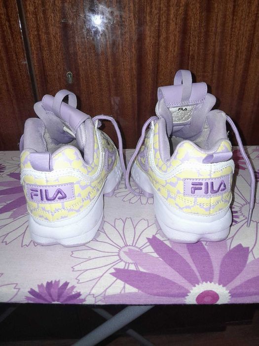 Детцки маратонки Fila