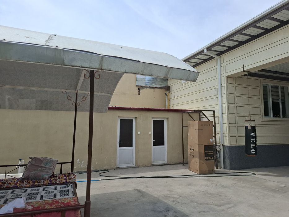 Ховли уй сотилади