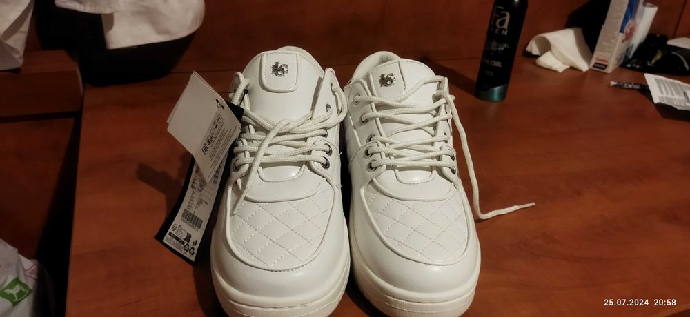 Кроссовки      новинки