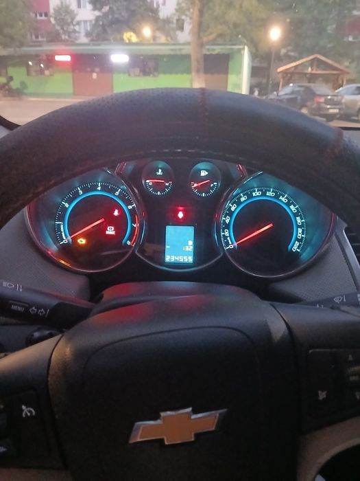 Vând chevrolet cruze